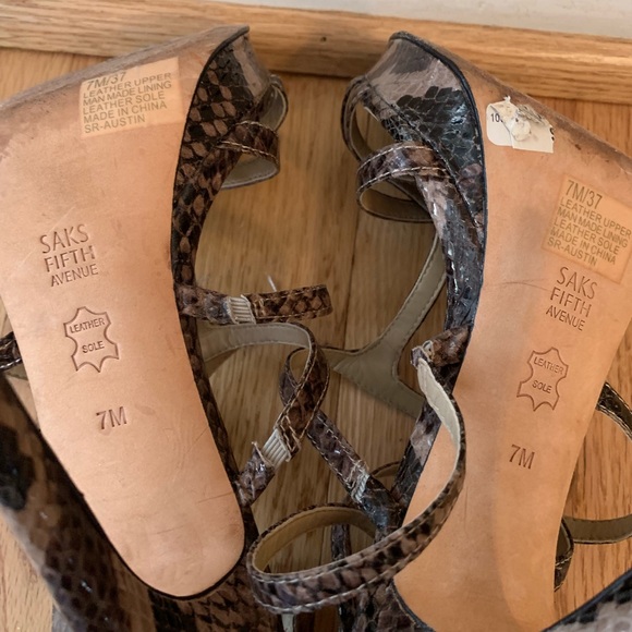 Sexy Size 7 Saks 5th Avenue Snake-print heels! - Picture 4 of 7